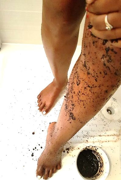 GOMMAGE SECRET AU CAFÉ